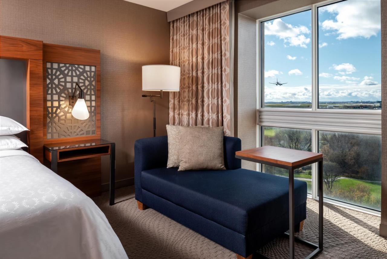 Sheraton Toronto Airport Hotel & Conference Centre Exterior foto