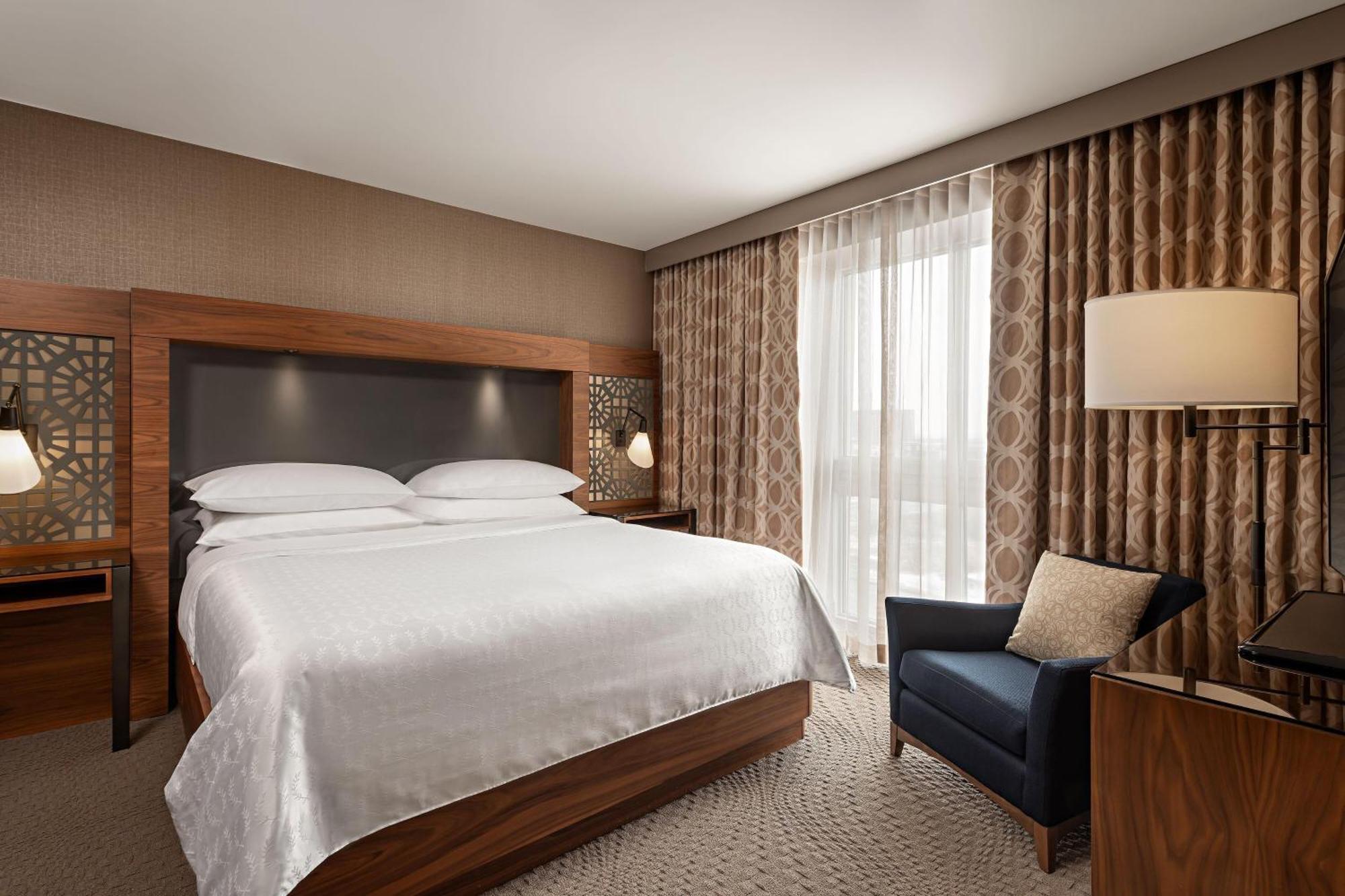Sheraton Toronto Airport Hotel & Conference Centre Exterior foto