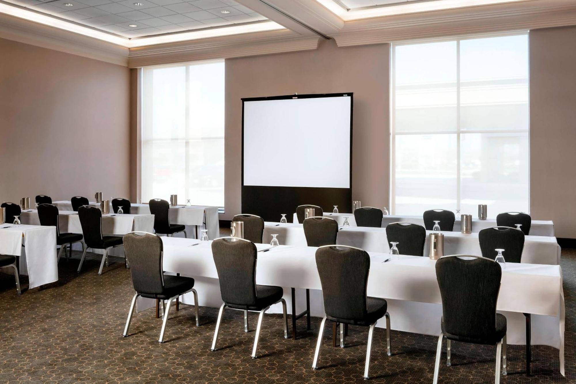 Sheraton Toronto Airport Hotel & Conference Centre Exterior foto