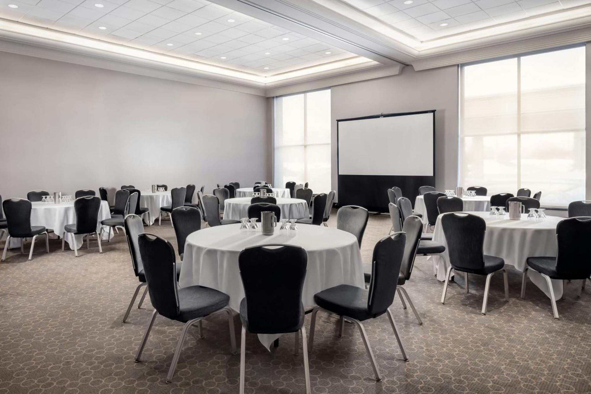 Sheraton Toronto Airport Hotel & Conference Centre Exterior foto