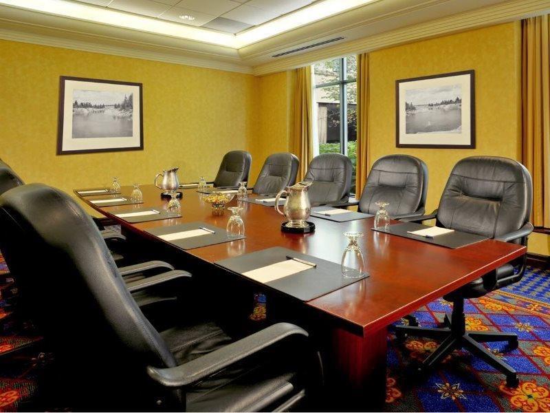 Sheraton Toronto Airport Hotel & Conference Centre Exterior foto